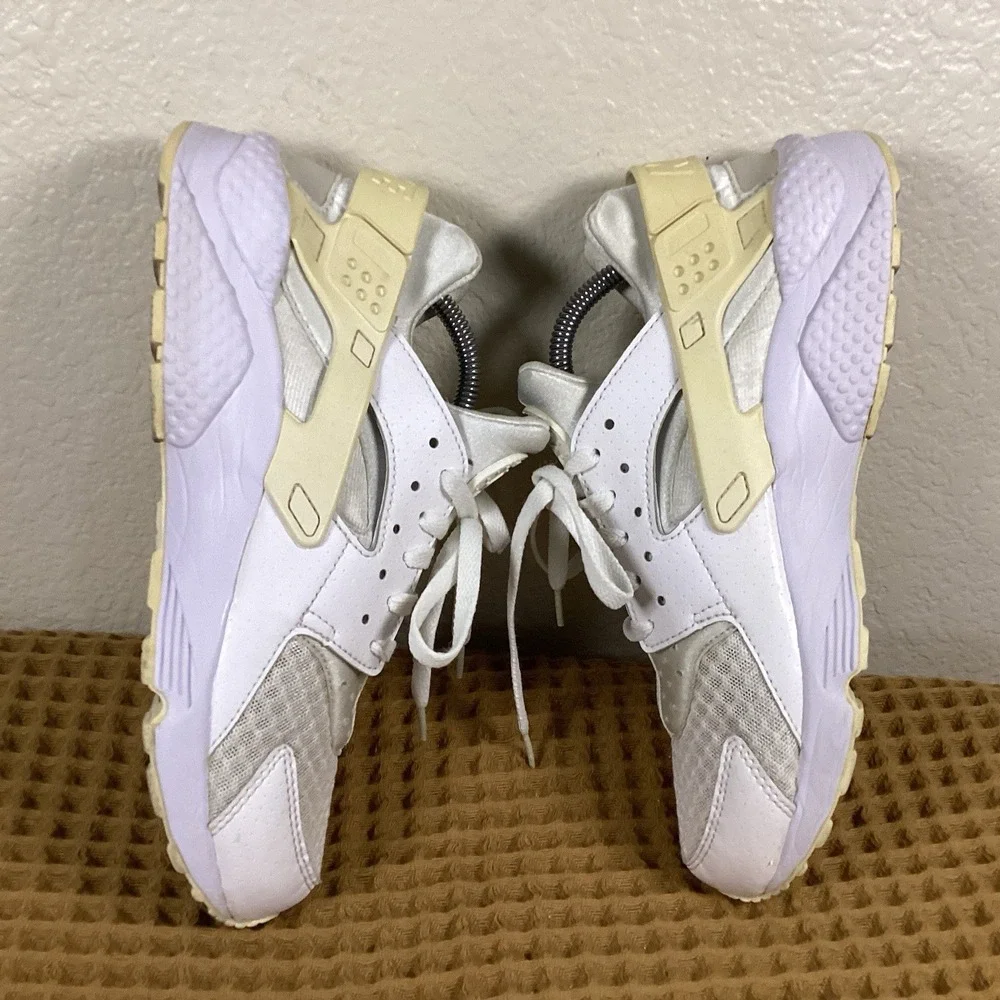 Nike Air Huarache Triple White Mens Sz 9.5 Running Shoes Sneakers 318429-111